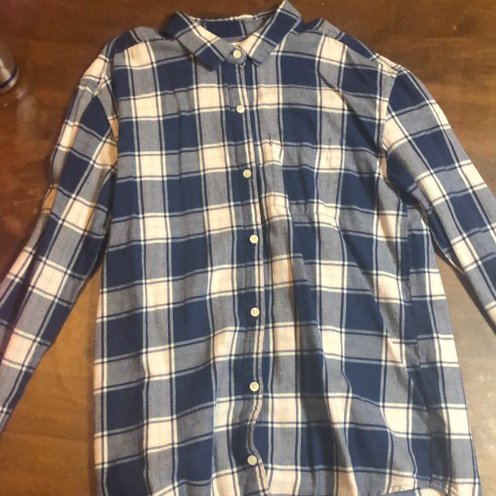 Blue plaid long sleeve button up shirt